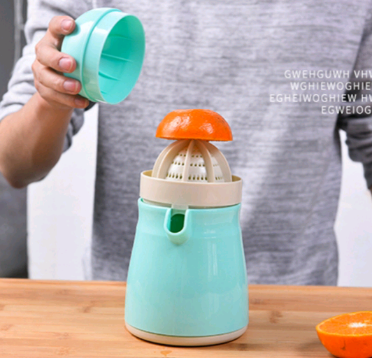 Portable Manual Lemon Juicer